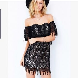 Revolve Stone Cold Fox Iowa lace black off the sho